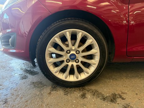 Ford Fiesta 1.0T EcoBoost Titanium X Euro 5 (s/s) 5dr 23