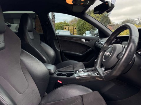Audi RS4 4.2 RS 4 FSI Quattro Auto 4WD 5dr 49