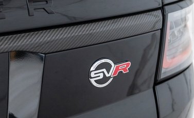Land Rover Range Rover Sport 5.0 SVR Carbon Edition 34