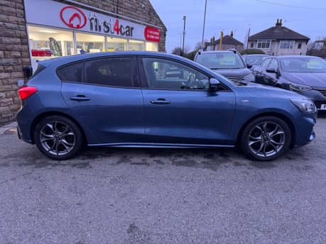 Ford Focus ST-LINE 6