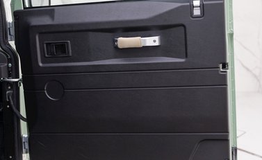 Land Rover Defender 90 Heritage Hard Top 18