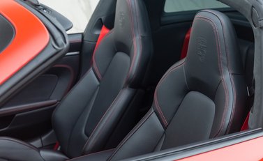 Porsche 911 Targa 4 GTS (992) 41