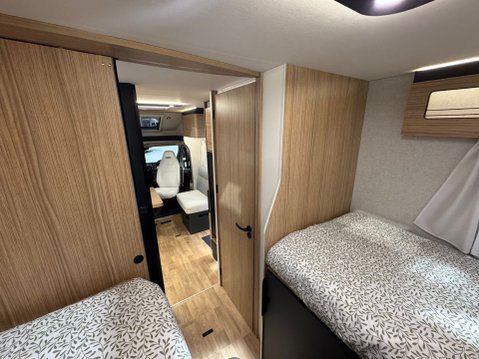 Pilote P740FGJ Evidence 2026 MODEL SHOW VAN 9