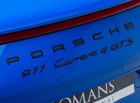 Porsche 911 Carrera 4 GTS (991.2) British Legends Edition 32