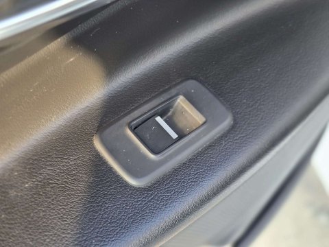 2015 Jaguar XE thumbnail 15