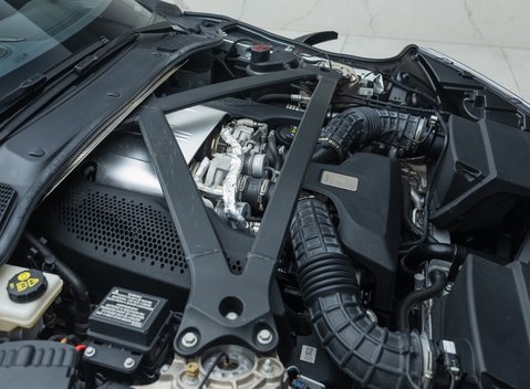 Aston Martin DB11 V8 33