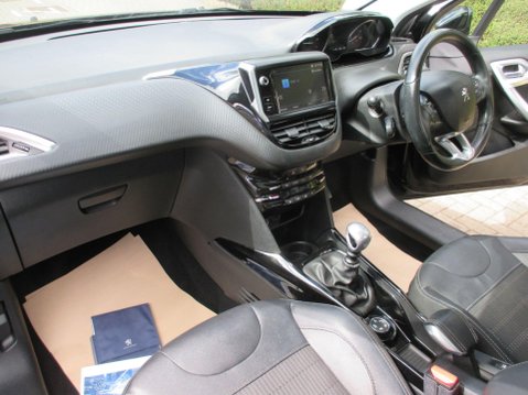 Peugeot 2008 1.2 PureTech Allure Premium Euro 6 (s/s) 5dr 16