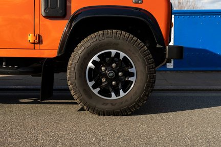 Land Rover Defender 110 Adventure 13