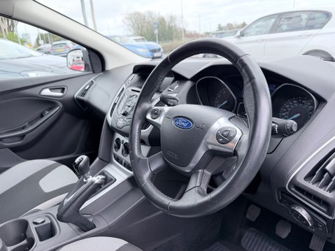 Ford Focus 1.0 ZETEC NAVIGATOR 9