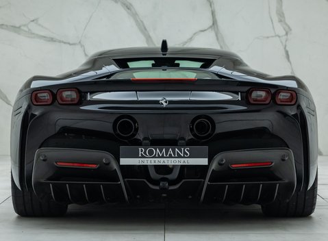 Ferrari SF90 Stradale 8