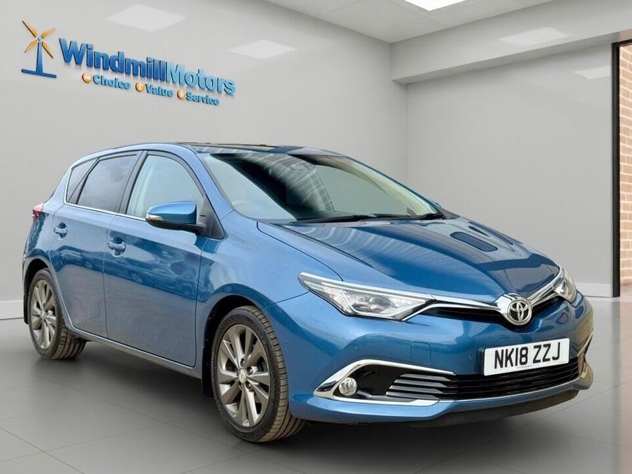 2018 Toyota Auris exterior view