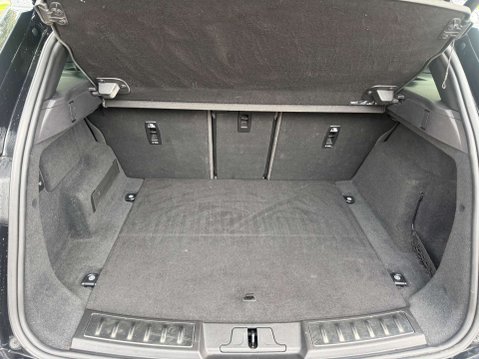 Land Rover Range Rover Evoque 2.0 Range Rover Evoque R-Dynamic SE D Auto 4WD 5dr 19