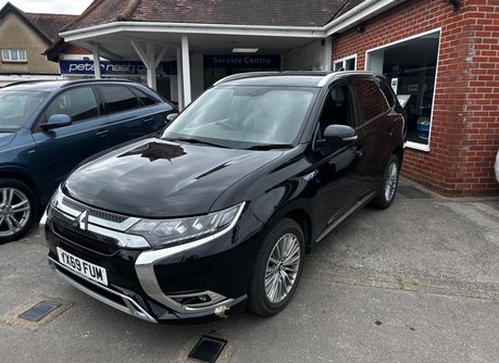 Mitsubishi Outlander 2.4h TwinMotor 13.8kWh 4h CVT 4WD Euro 6 (s/s) 5dr