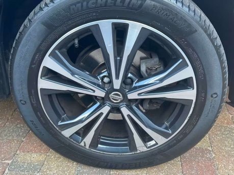Nissan Qashqai 1.3 DIG-T N-Connecta SUV 5dr Petrol DCT Auto Euro 6 (s/s) (160 ps) 10