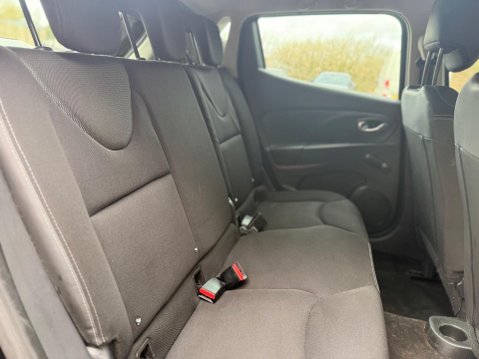Renault Clio 1.2 16V Dynamique MediaNav Euro 5 5dr 13