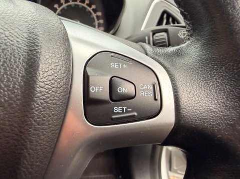 Ford B-Max TITANIUM 15