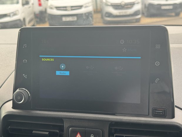 Peugeot e-Partner AUTO 50Kwh [SOLD KH] SWB L1H1 LR Professional Premium Plus Air Con Sensors 23