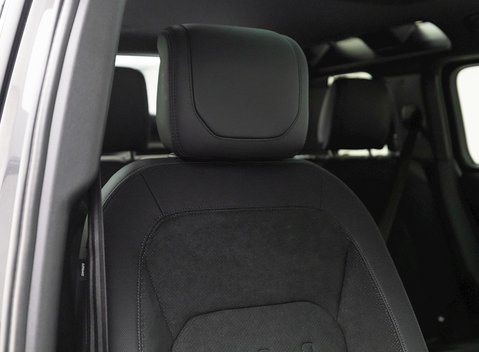 Land Rover Defender 110 V8 11