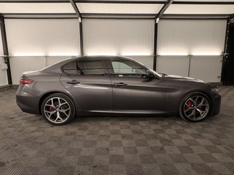 Alfa Romeo Giulia 2.0T Veloce Auto Euro 6 (s/s) 4dr 57