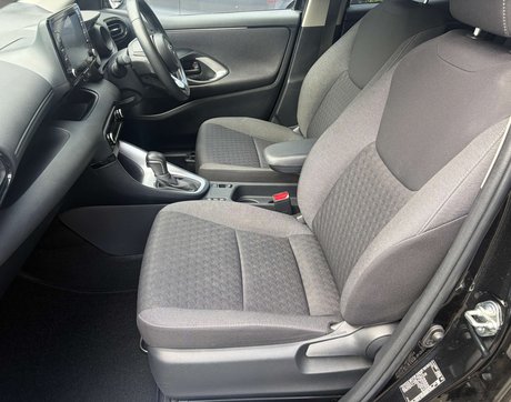 Toyota Yaris 1.5 Yaris Design HEV CVT 5dr 13