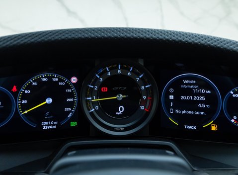 Porsche 911 GT3 TOURING (992) 18