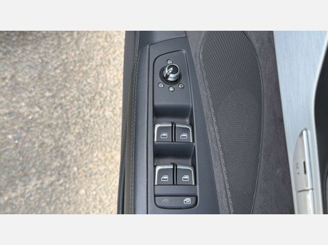 Audi S8 4.0 S8 V8 TFSI Quattro Auto 4WD 4dr 38