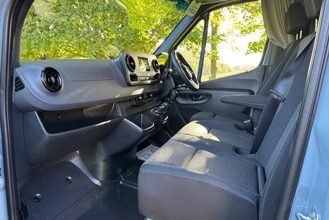 Mercedes-Benz Sprinter 319 Cdi Premium - with In-Built Bed + Diesel Heater 17