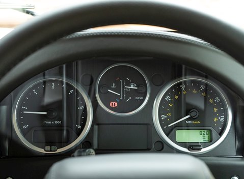 Land Rover Defender 90 Autobiography Edition 17