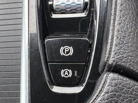 Volvo V90 2.0 D4 Auto AWD Euro 6 (s/s) 5dr 31