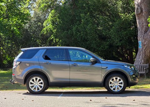 Land Rover Discovery Sport 2.0 Discovery Sport SE Tech TD4 Auto 4WD 5dr 4