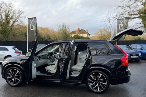Volvo XC90 RECHARGE T8 ULTIMATE AWD - BLOND LEATHER - VAT QUALIFYING 17