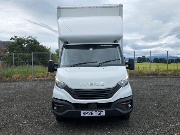 Iveco Daily 35C Hi-Matic Business Curtain / Box with column Tail-lift 2