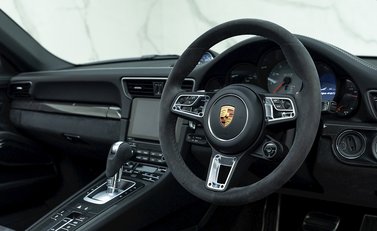 Porsche 911 Targa 4 GTS (991.2) Targa 12