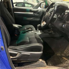 Toyota Hilux 2.8 D-4D Invincible Pickup Double Cab 4dr Diesel Auto 4WD Euro 6 (s/s) (204 7