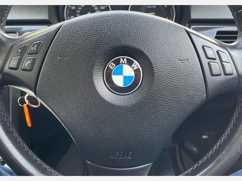 BMW 3 Series 2.0 318d SE Euro 5 4dr 30