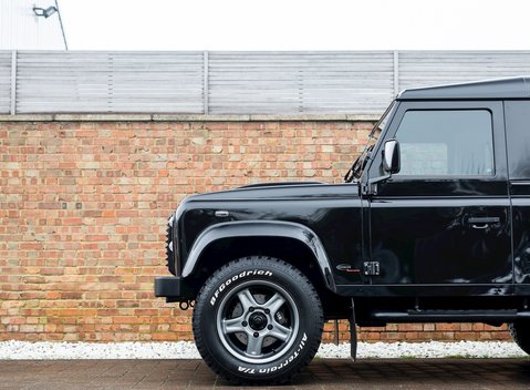 Land Rover Defender 90 XS Bowler 27