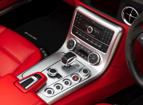 Mercedes-Benz SLS AMG Roadster 18