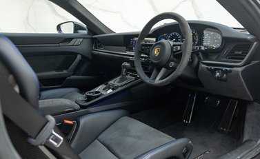Porsche 911 GT3 (992) 13