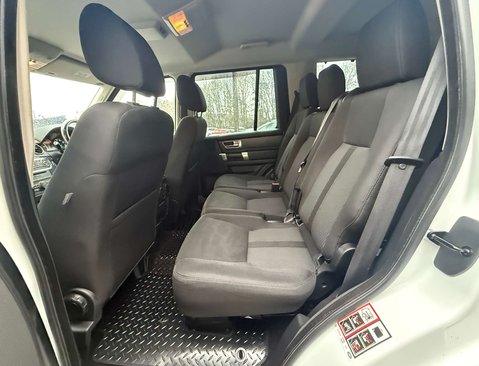 Land Rover Discovery 3.0 Discovery SE SDV6 Auto 4WD 5dr 37