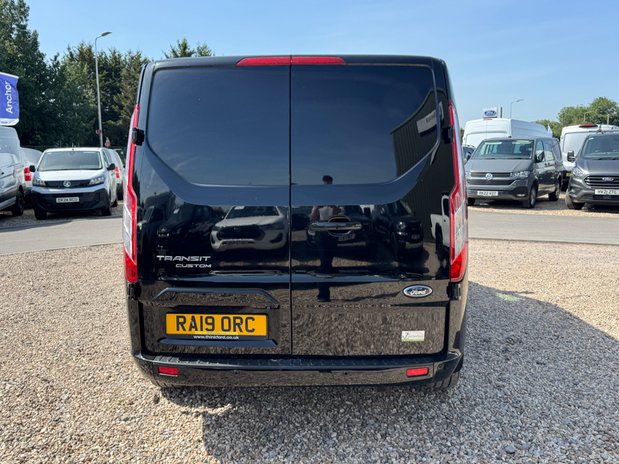 Ford Transit Custom Crew Cab [SOLD MT] AUTO SWB L1H1 Limited 300 Air Con Cam EURO 6 NO VAT 8