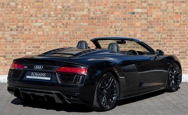 Audi R8 V10 Plus Spyder 7
