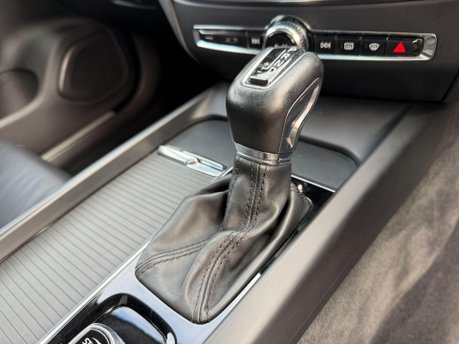 Volvo V60 2.0 D4 Momentum Auto Euro 6 (s/s) 5dr 19