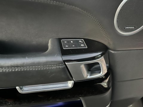 Land Rover Range Rover 3.0 TD V6 Autobiography Auto 4WD Euro 6 (s/s) 5dr 32