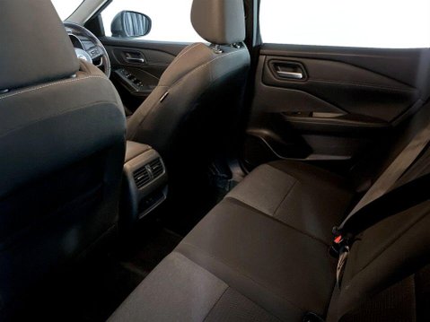 Nissan Qashqai 1.3 DIG-T MHEV N-Connecta SUV 5dr Petrol Hybrid Manual Euro 6 (s/s) (140 ps 19