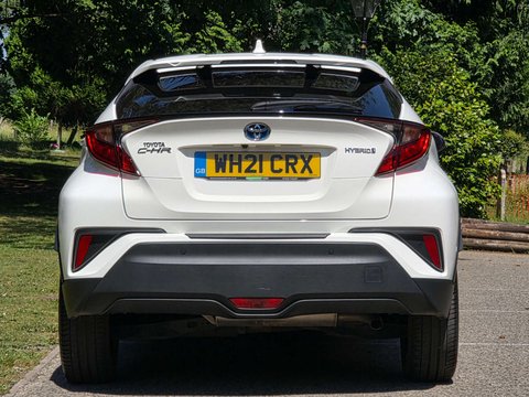Toyota C-HR 1.8 C-HR Design HEV CVT 5dr 27