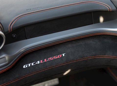Ferrari GTC4 Lusso 19