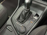 Volkswagen Tiguan 2.0 TSI SEL SUV 5dr Petrol DSG 4Motion Euro 6 (s/s) (180 ps) 40