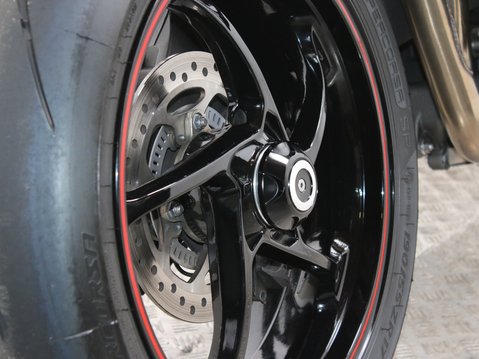 Triumph Speed Triple 1050 SPEED TRIPLE 1050 RS 29