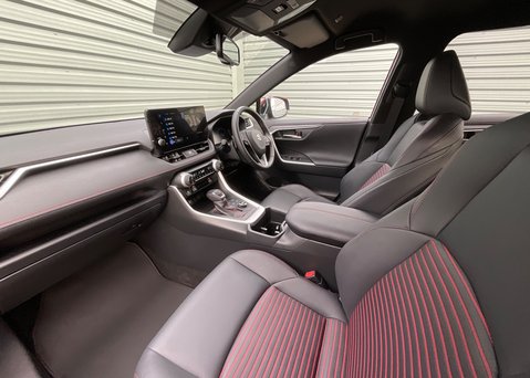 Suzuki Across E-FOUR PHEV 8