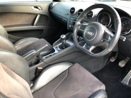 Audi TT 1.8 TFSI SPORT Convertible Manual 6 Speed with service history 68000m 2